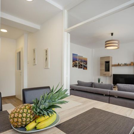 Apartment Sara Belgrado Exterior foto