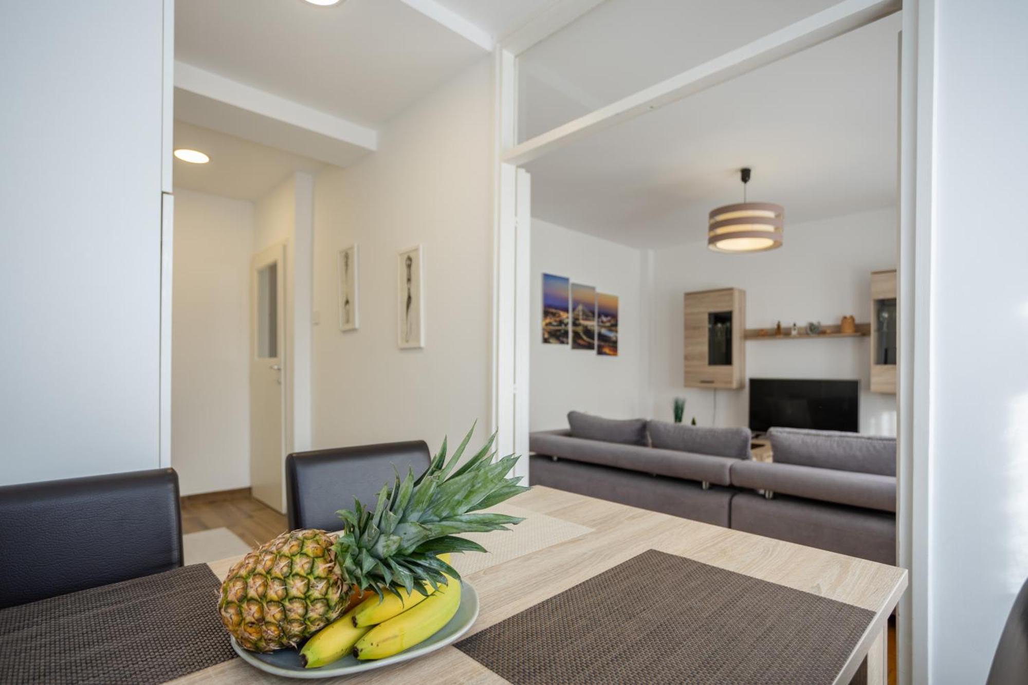 Apartment Sara Belgrado Exterior foto